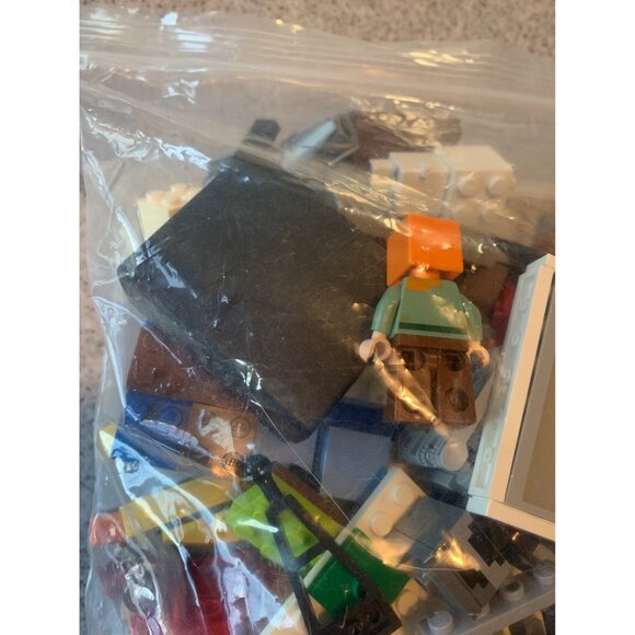 LEGOS Pieces Mixed Random Lot Over 2.5 lbs From Many Sets Mixed Lot - Picture 7 of 8
